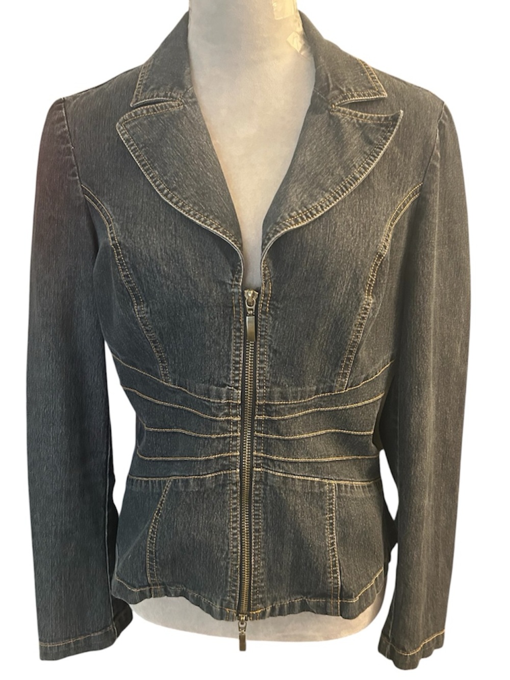 Bisou Bisou Dark Wash Denim Zip-Front Blazer